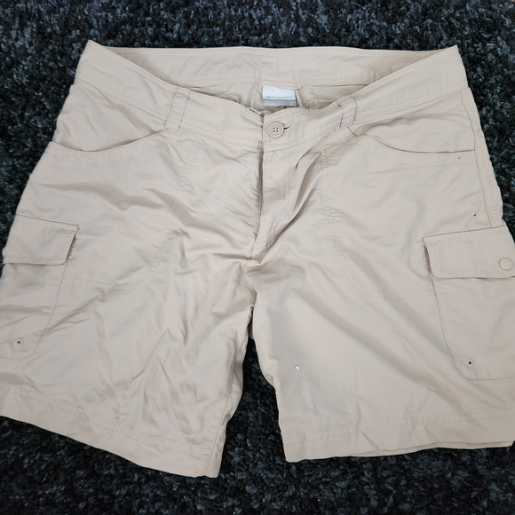 Women's Fila Tank / Columbia Shorts - Picture 2 of 2